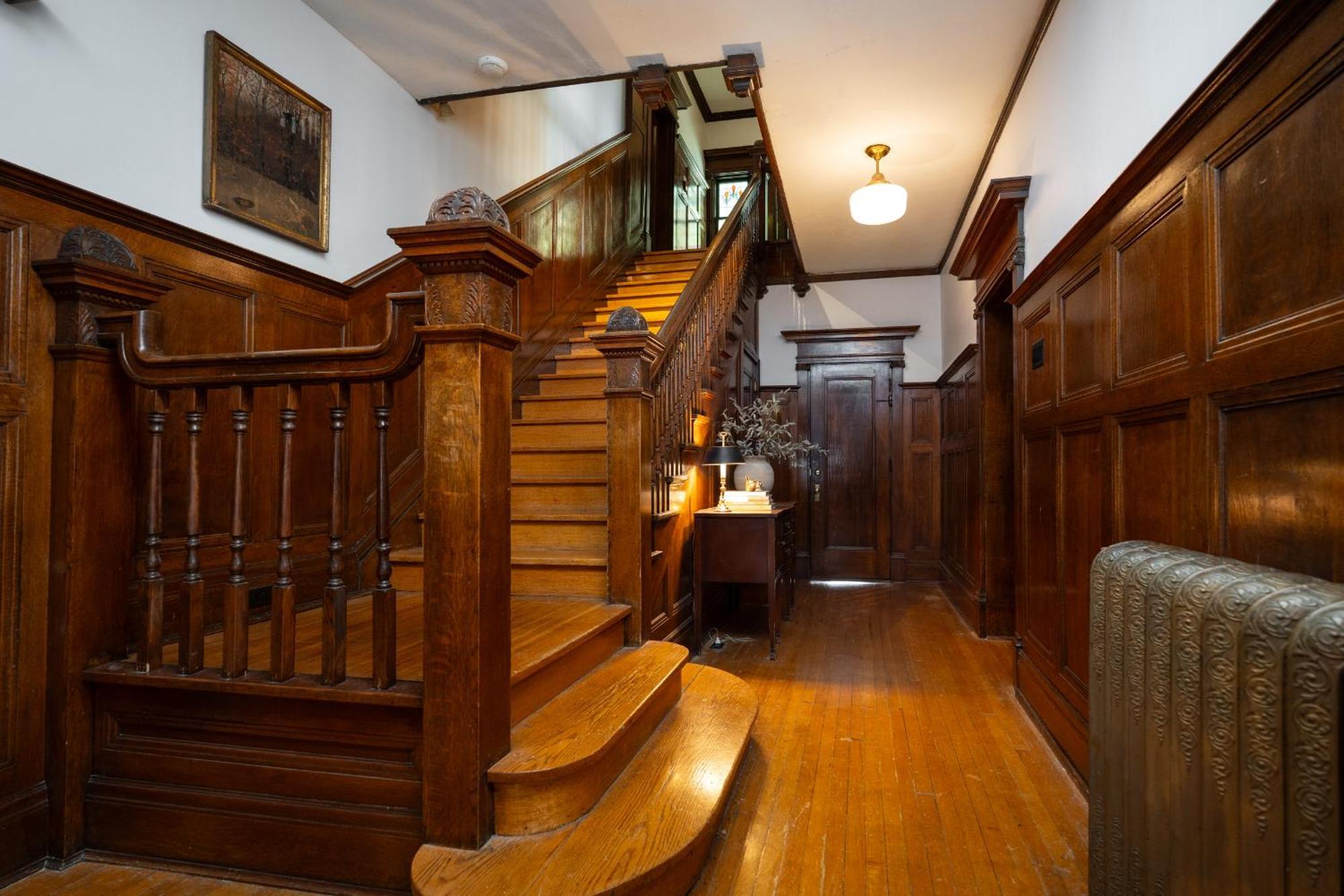 Bed and Breakfast No. 5 East à Winnipeg Extérieur photo