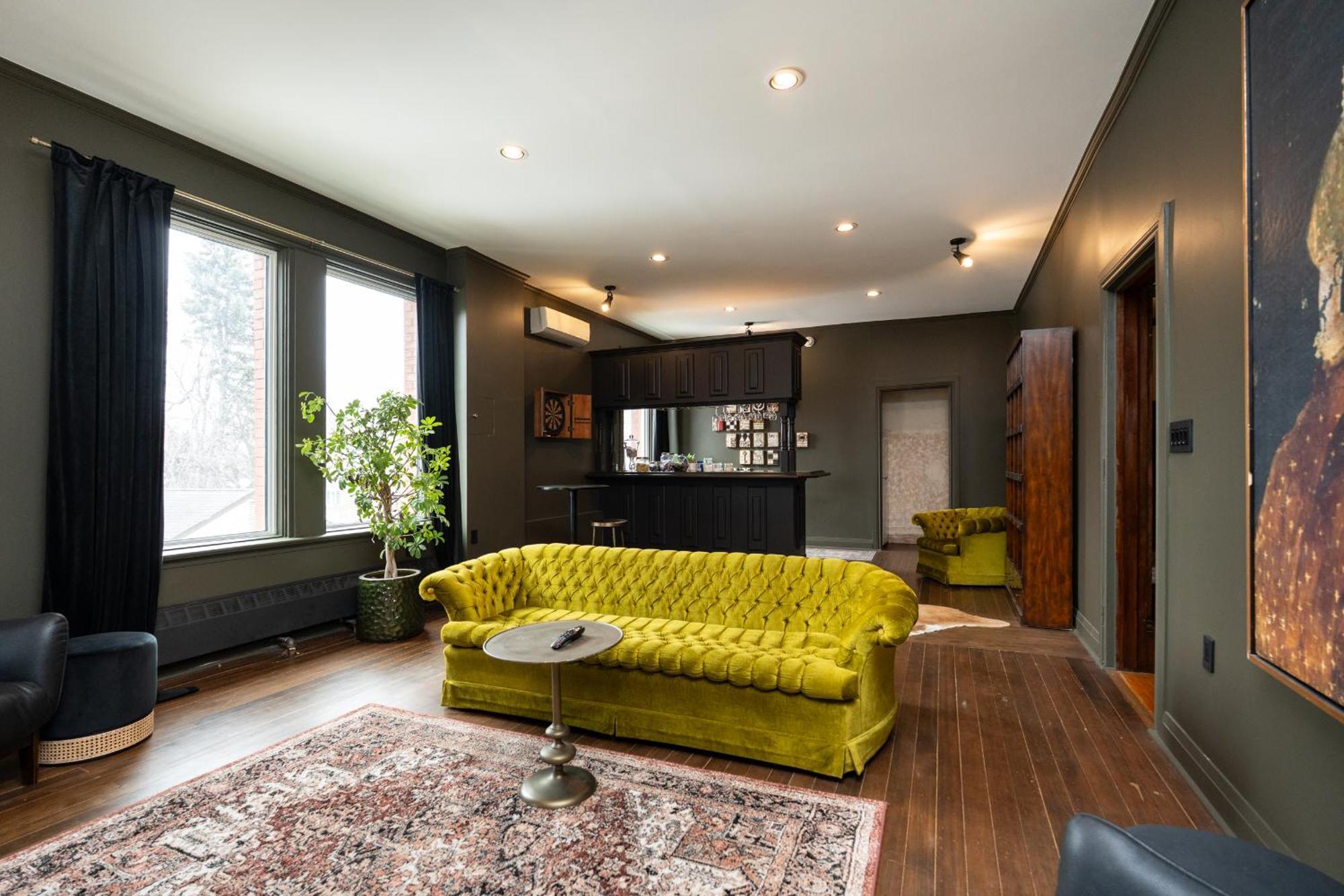 Bed and Breakfast No. 5 East à Winnipeg Extérieur photo